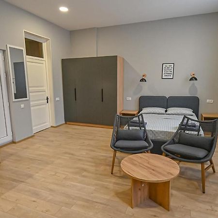 Big Studio Apt.On Liberty Square Tbiliszi Kültér fotó