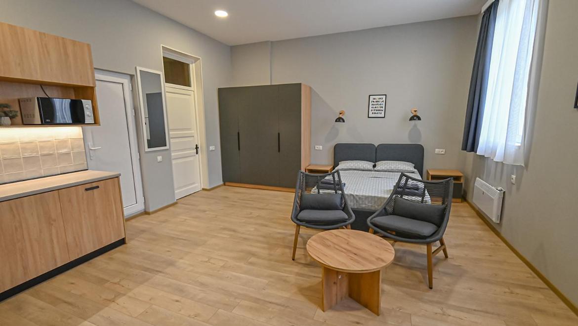 Big Studio Apt.On Liberty Square Tbiliszi Kültér fotó