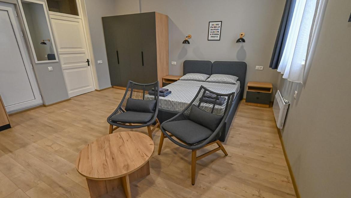 Big Studio Apt.On Liberty Square Tbiliszi Kültér fotó